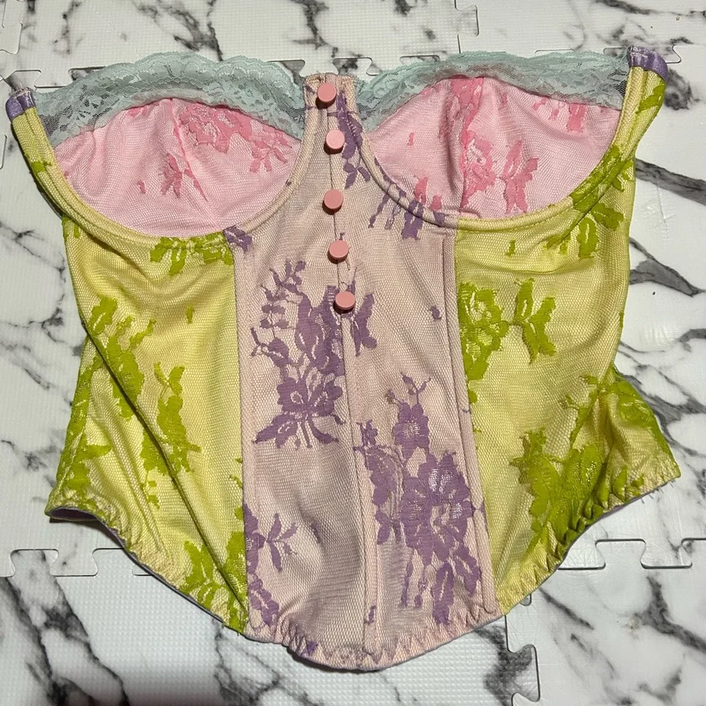 Like new Fashion Nova Rainbow Corset top size Large - Picture 5 of 5